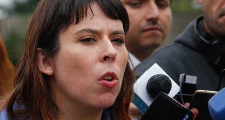 “Muy preocupante”: delegada Martínez apunta a refuerzos permanentes por triple homicidio en Cerrillos