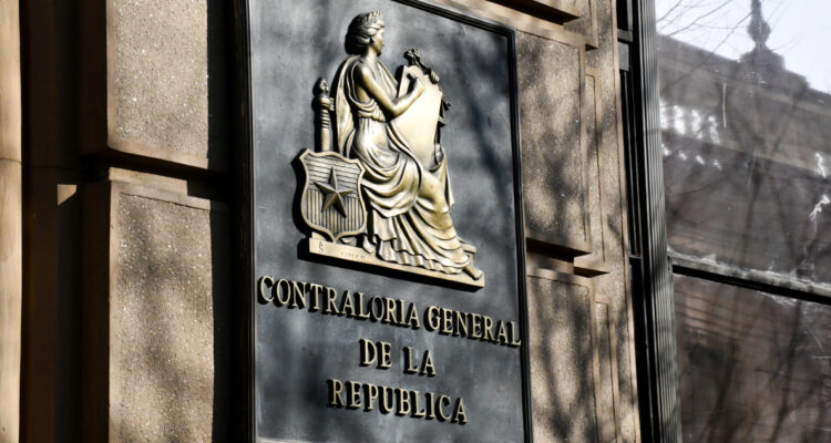 Contraloría detecta irregularidades en licitación de asesorías económicas en municipio de San Bernardo