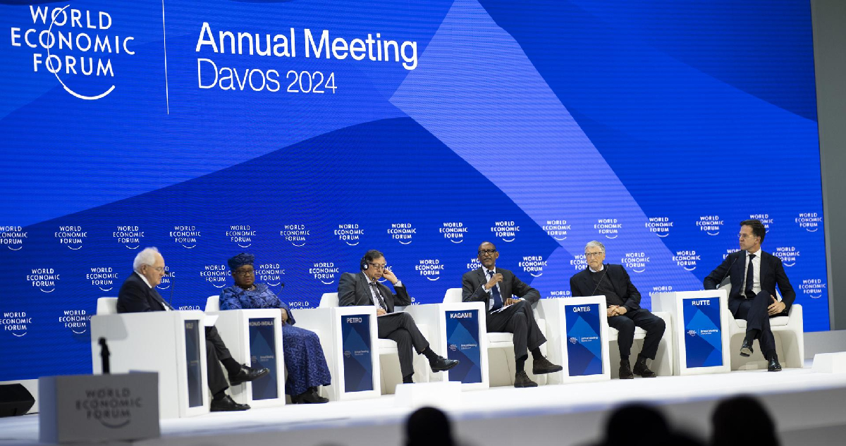 Varias figuras reconocidas a nivel internacional participan de un panel en Davos