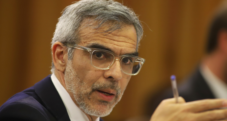 Cordero alerta de seguridad para Chile