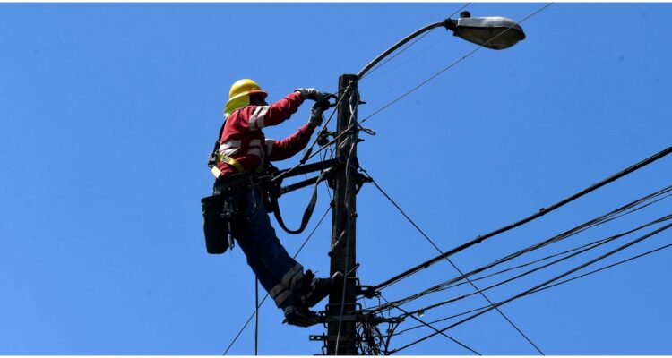 Sanción que arriesga frontel por corte de luz sin autorización