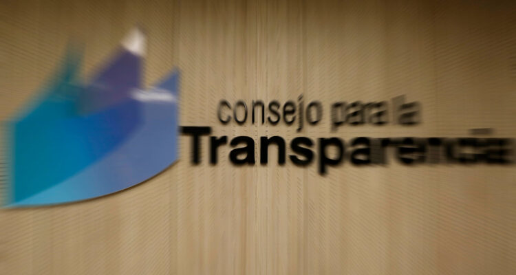 Crítica transversal por demora del Gobierno en llenar cupos en el CPLT: no funciona desde hace un mes