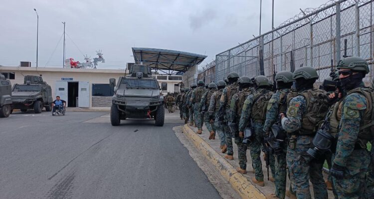 Operativo tras un motín en la Cárcel Regional del Litoral, en Guayaquil