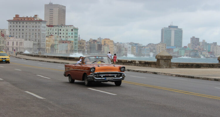 Dueños de mipymes en Cuba niegan estar vinculados al Gobierno