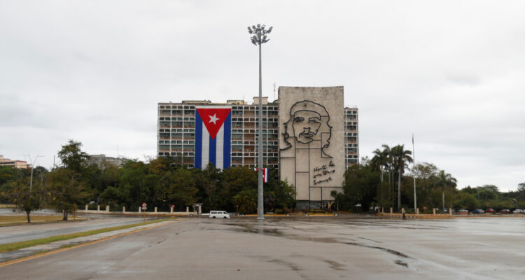 Tras prohibición que duró 52 años: Cuba asegura que en isla ahora existen 10 mil empresas tipo Pymes