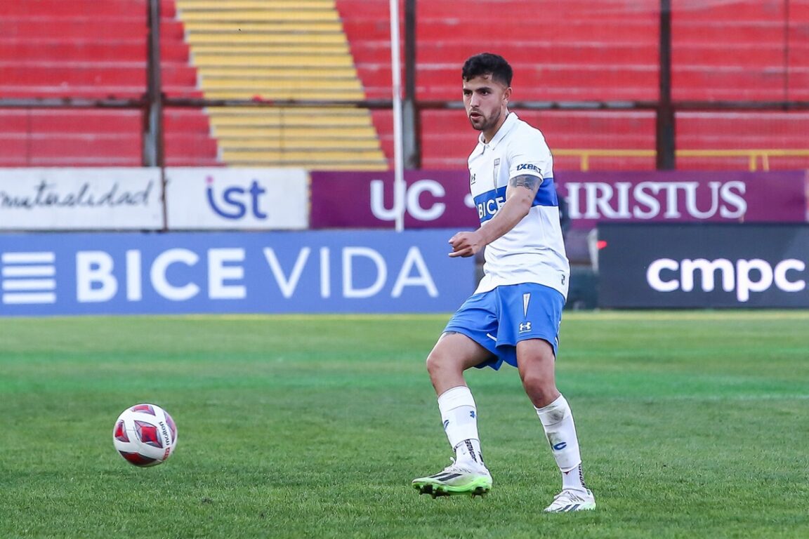 Daniel González jugando por la UC.