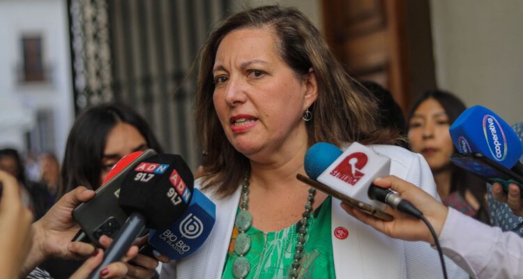 PS responde a Jackson por denuncia contra senador Espinoza: “Estas acciones legales en nada ayudan”