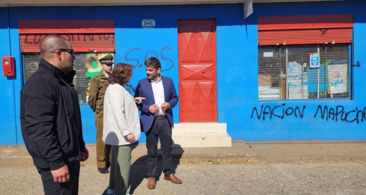Delegado visita Pidima tras amenazas a casas de vecinos