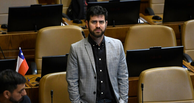 Demócratas mantendrá congeladas las relaciones con el Gobierno mientras diputado Ibáñez no se disculpe