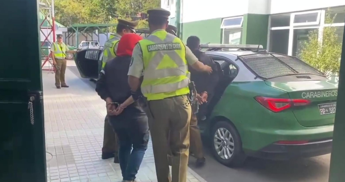 Imagen de detención de dos hermanos en Arauco