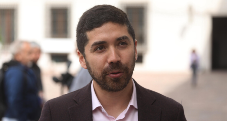 Diputado Santana (PS) asistió a reunión en la casa de Pablo Zalaquett