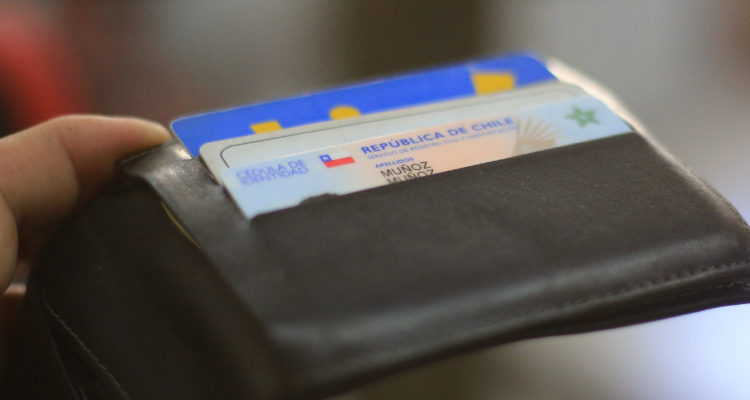 Más de 76 mil personas han cambiado orden de sus apellidos en Chile: González y Rojas lideran ranking