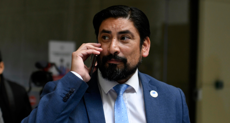 Diputado Oyarzo (PDG) pone en duda aprobar proyecto de pensiones: “No nos comprometemos por ahora”