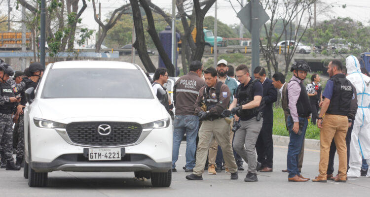 Ecuador: sicarios asesinan a fiscal que investigaba ataque a canal de televisión en Guayaquil