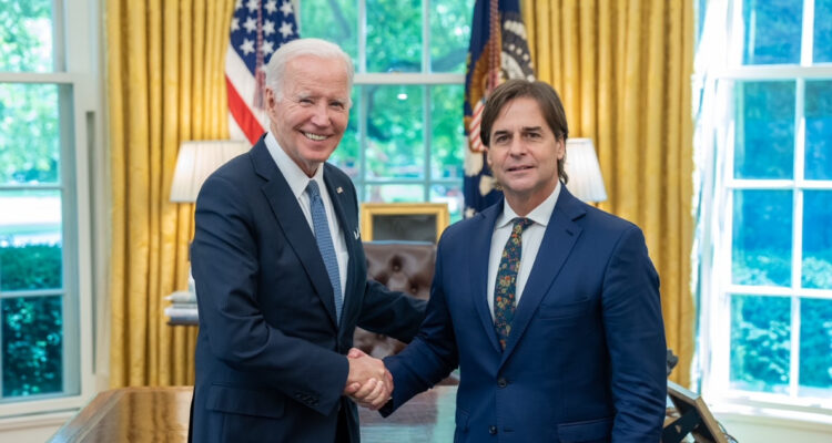 Tras diálogo entre presidentes: EEUU elige a Uruguay para instalar centro de apoyo a emprendimientos