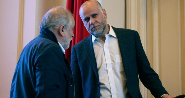 Caso Convenios: Gobierno descarta que haya nuevos antecedentes en mensajes entre Contreras y Rojas