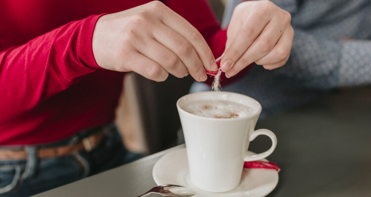 Endulzantes y edulcorantes como tagatosa, aspartamo, alulosa, stevia, sacarina y sucralosa.