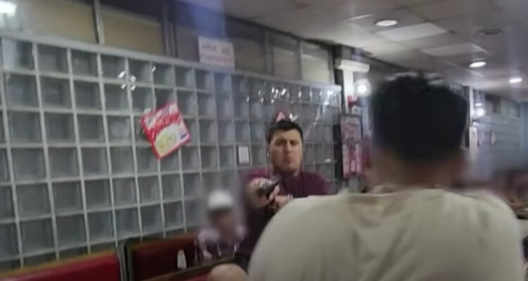 El nuevo registro del enfrentamiento entre carabinero y militar que murió en local de Estación Central