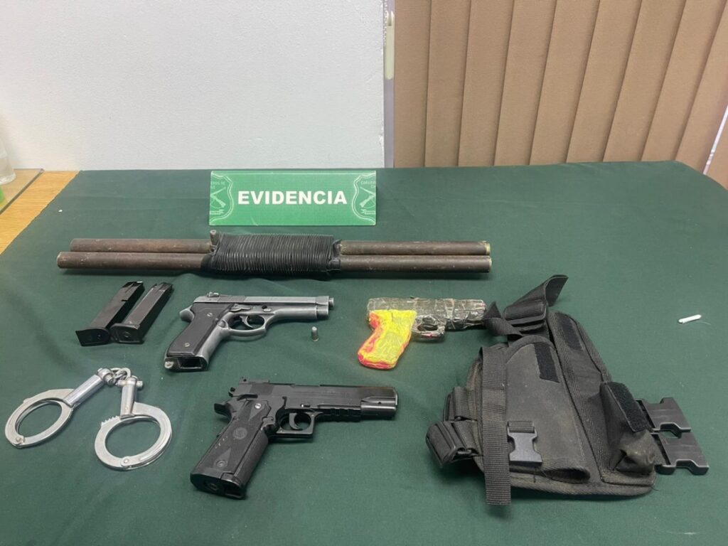 Dos detenidos por venta de armas a fogueo y por disparos en feria libre de Conchalí