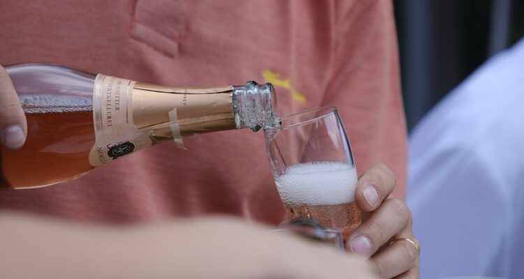 Francia registró descenso de ventas de champán en 2023