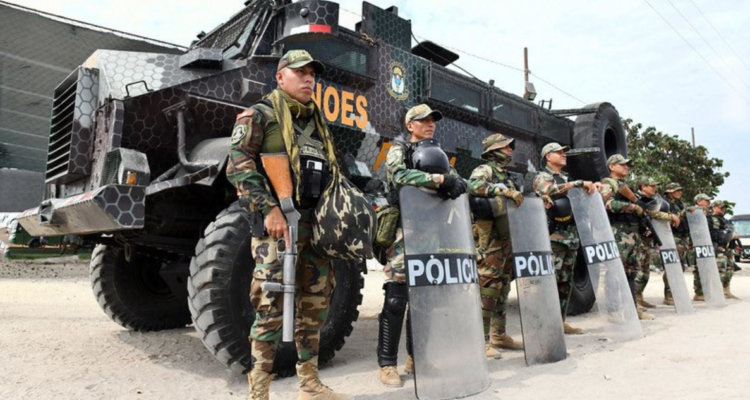 policía peruana
