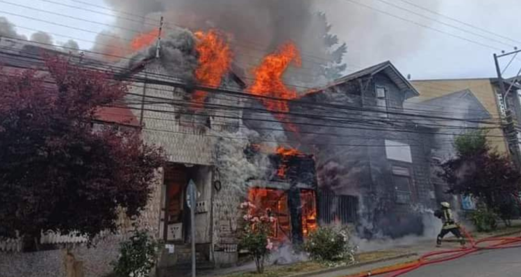 foto-incendio-estructural-puerto-varas-750x400.png
