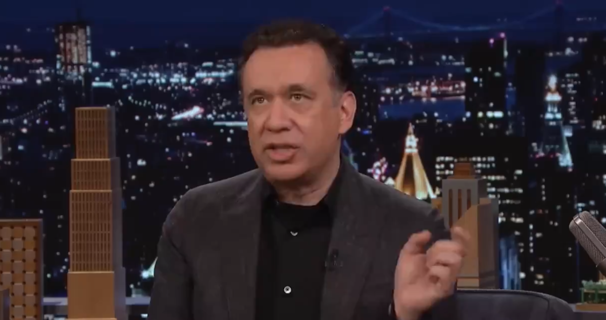 Fred Armisen imitando acento chileno