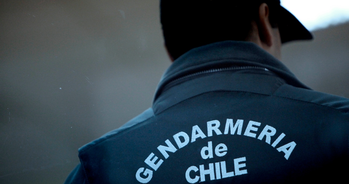 Destituyen a gendarme acusado de robar sueldos a internos de la cárcel de Puerto Montt