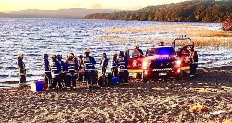 Encuentran cuerpo de kayakista extraviado en Lago Tepuhueico en Chonchi
