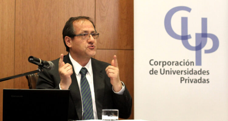 El economista y exministro de Educación, Harald Beyer, renuncia al cargo de rector de U. Adolfo Ibáñez