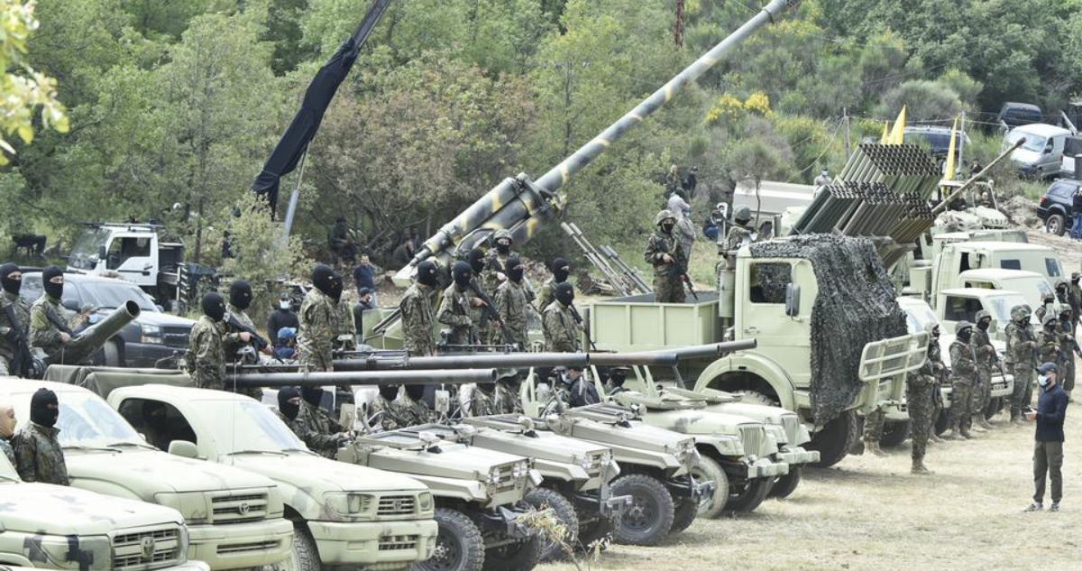 Hezbolá lanza más de 60 cohetes contra Israel en respuesta inicial