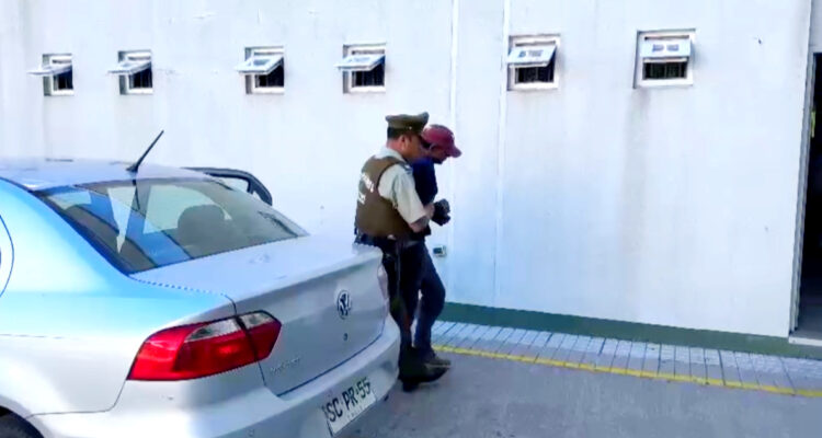Hombre atacó con arma blanca a madre e hijo en Chiguayante: fue detenido por femicidio frustrado