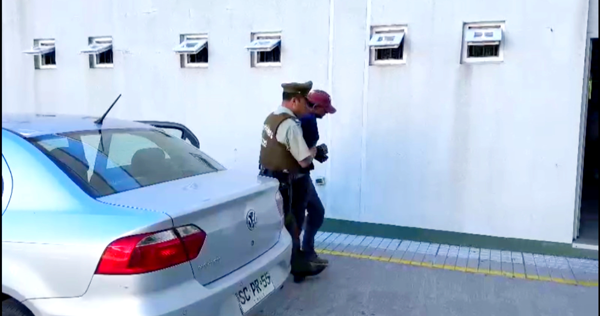 Hombre atacó con arma blanca a madre e hijo en Chiguayante: fue detenido por femicidio frustrado