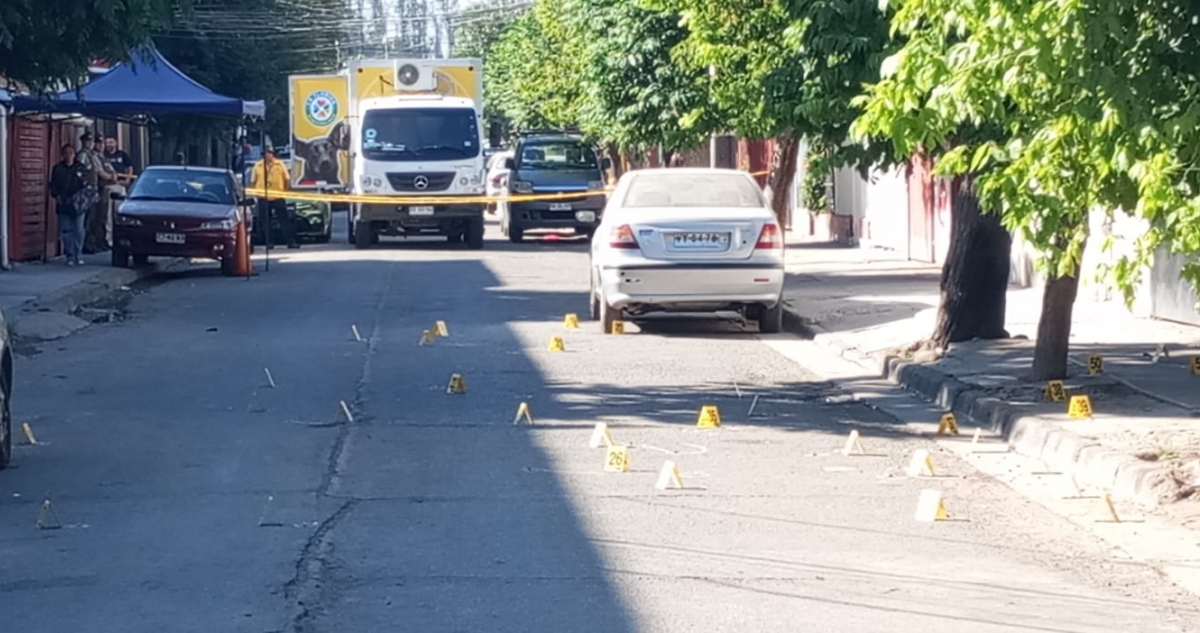 Hombre muere tras balacera contra domicilio en La Florida: se habrían percutado 100 disparos