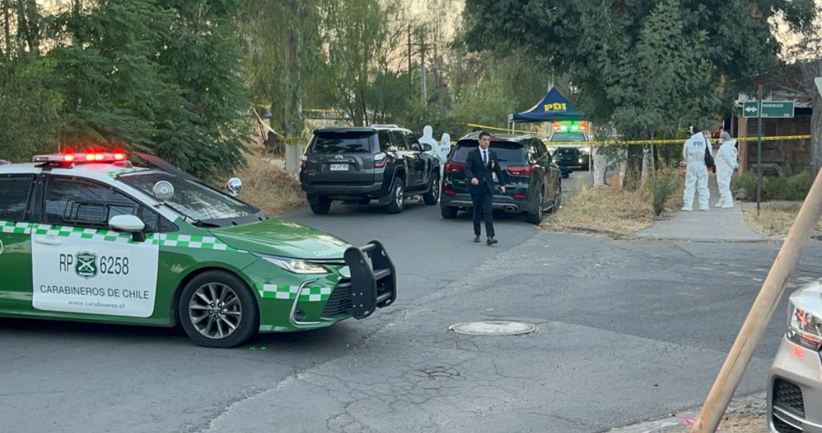 Hombre es asesinado en la vía pública en Renca: recibió al menos 3 disparos, uno de ellos en su cabeza