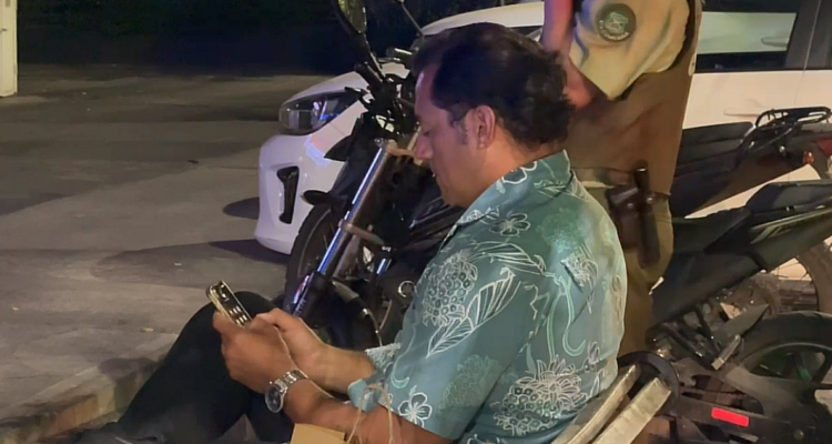 Motochorro le roba el celular a diputado Hotuiti Teao en Las Condes