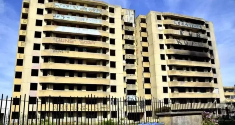 Edificio Puerto de Palos de Hualpén, dañado en Terremoto de 2010
