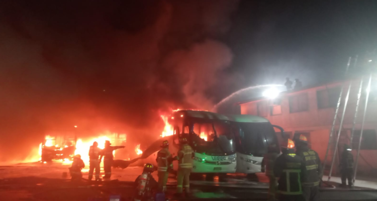 incendio aparcadero de buses Estación Central