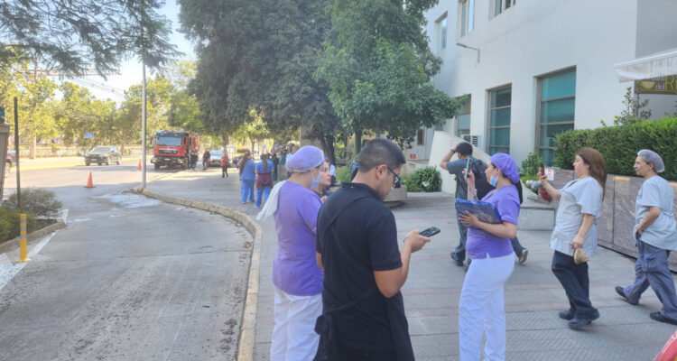 Se registra incendio al interior de clínica Santa María en Providencia: ya fue controlado