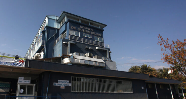 100 cirugías en tiempo récord: Familiares de funcionarios del Sótero del Río saltaron lista de espera