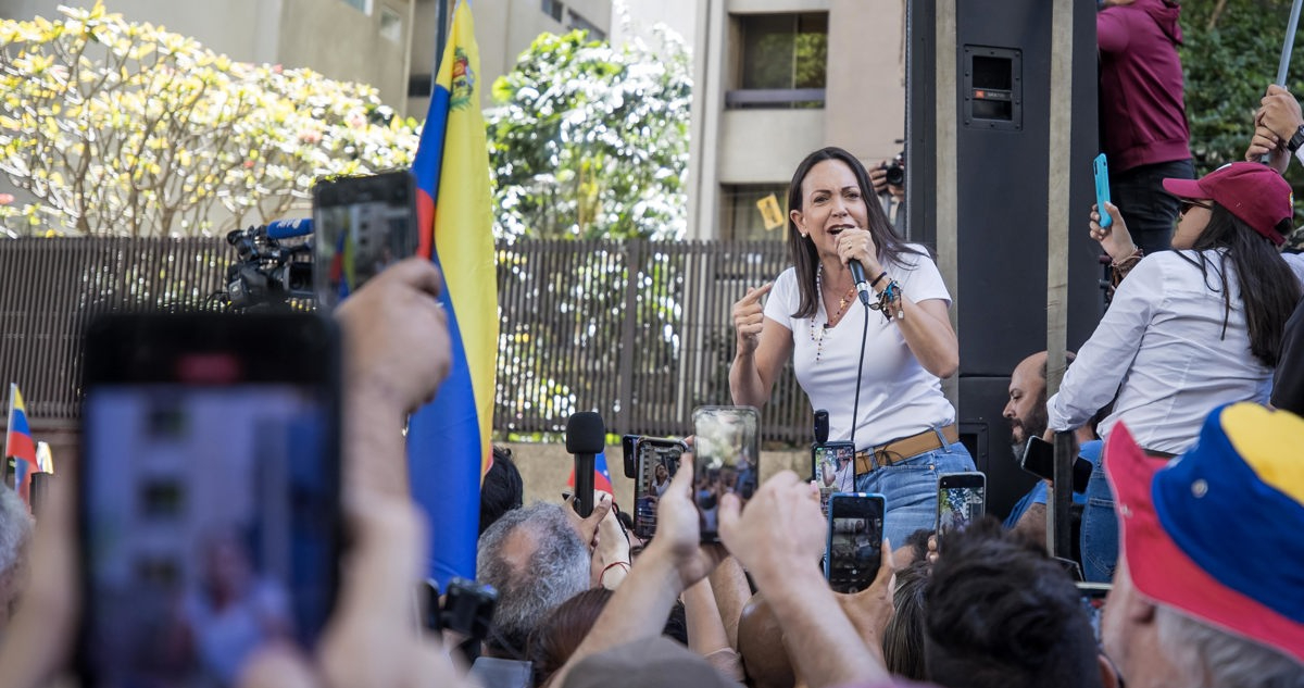 Parlamentarios RN y Demócratas condenan inhabilitación de Corina Machado: piden al Gobierno sumarse