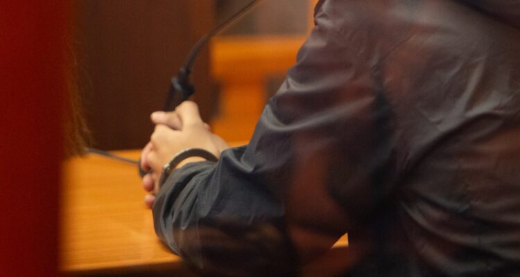 Internación provisoria de tres adolescentes por encerrona a carabinero en Viña del Mar