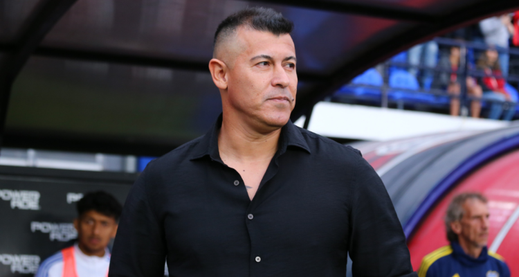 Jorge Almirón y los dos refuerzos casi abrochados de Colo Colo.