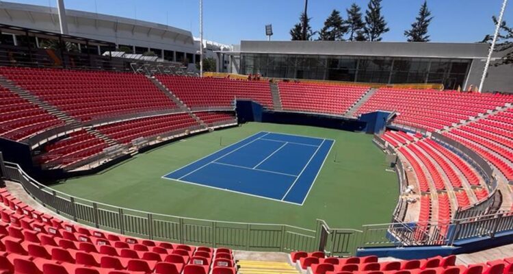 Court Central del Estadio Nacional ya luce pista dura.