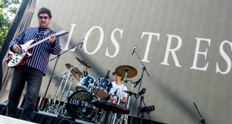 Los Tres publican versión en vivo de “Un Amor Violento”: fue grabada ante más de 30 mil personas