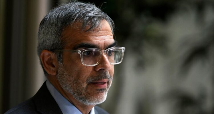 Denuncian amenazas contra ministro Luis Cordero y director de Gendarmería: “No lo vamos a tolerar”