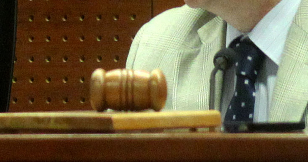 Magistrado es investigado por grabar sin consentimiento a mujeres en gimnasio de Concón