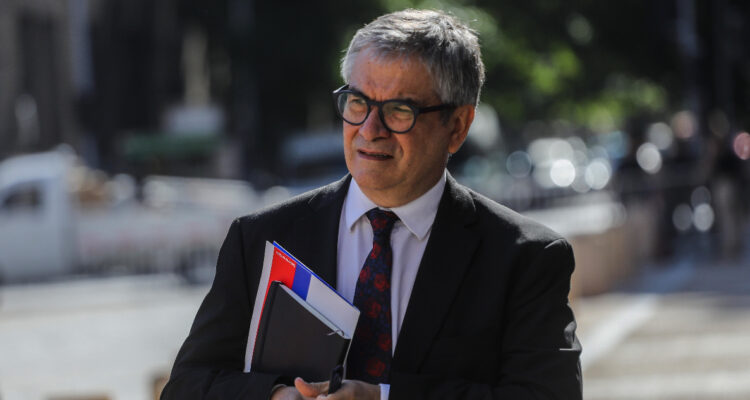 Sector público sigue destacando por generar empleo: Marcel rechaza críticas y apunta a municipios