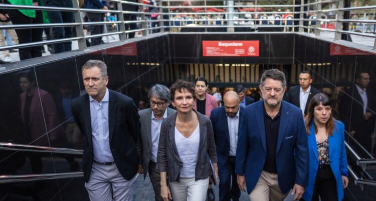 Tras 4 años y 3 meses: acceso principal al Metro Baquedano vuelve a abrir sus puertas