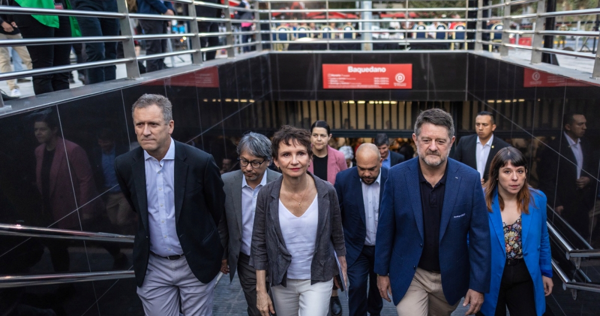 Tras 4 años y 3 meses: acceso principal al Metro Baquedano vuelve a abrir sus puertas